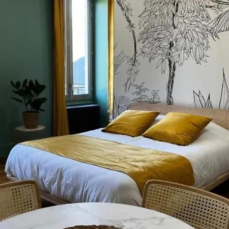 D'hotes Raffinees Avec Piscine A La Fleche, Proche Zoo Et Prytanee National - Fr-1-410-417 * La Fleche